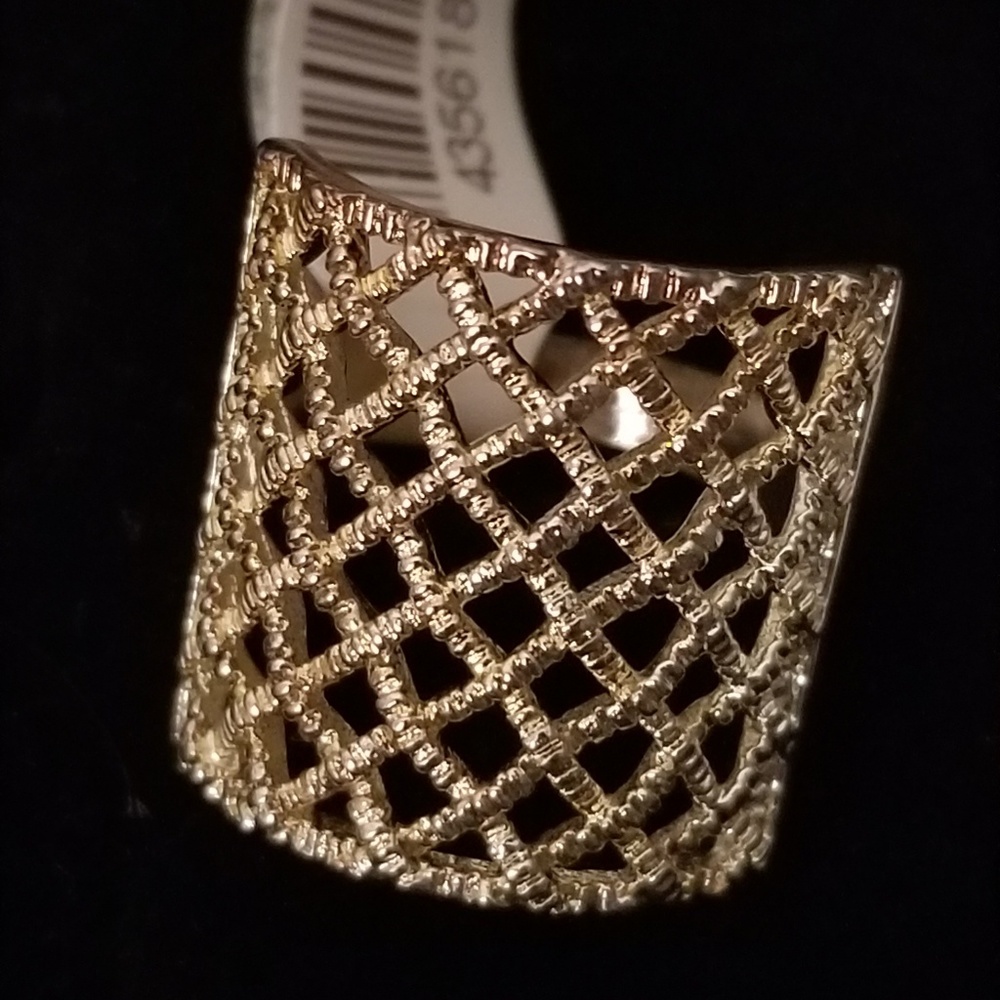 Pretty Gold Mesh Right Hand Cocktail Ring Size 6